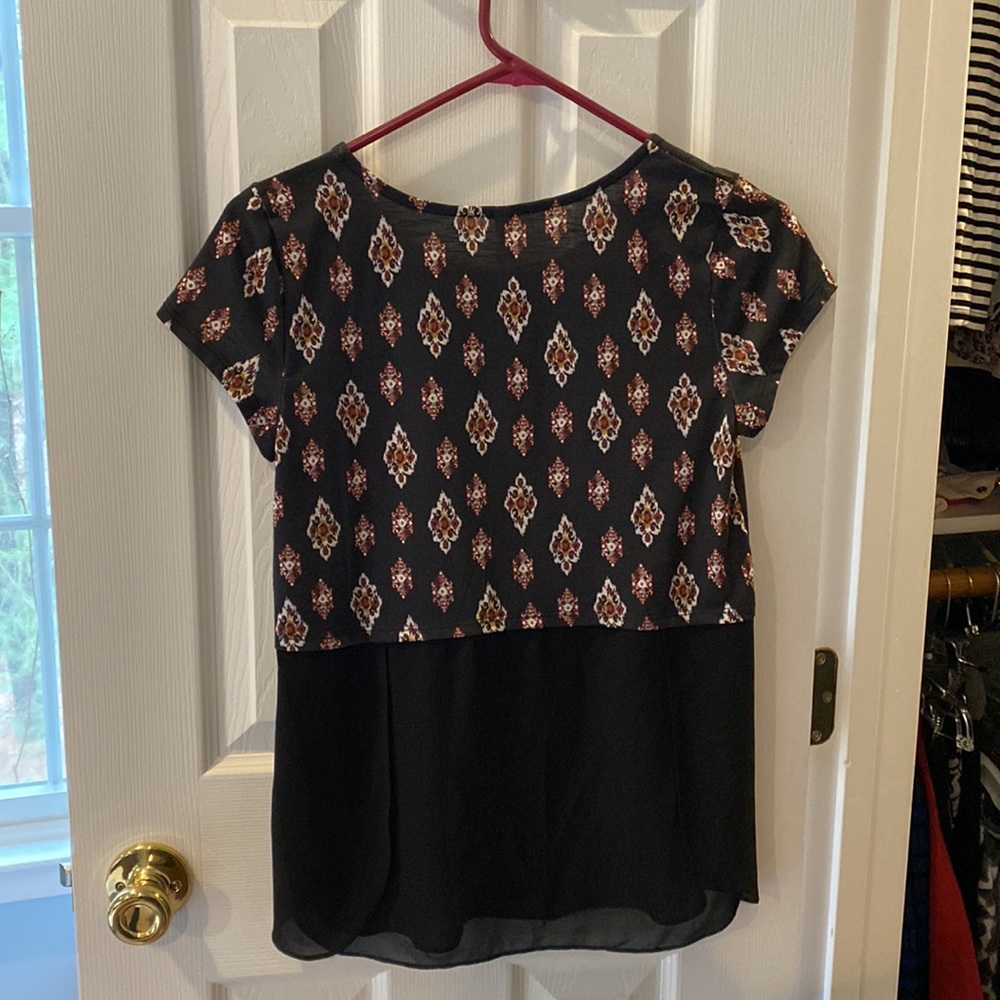 Top - Picture 2 of 2